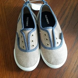 Toddler Boys 9 tan canvas slip on shoes